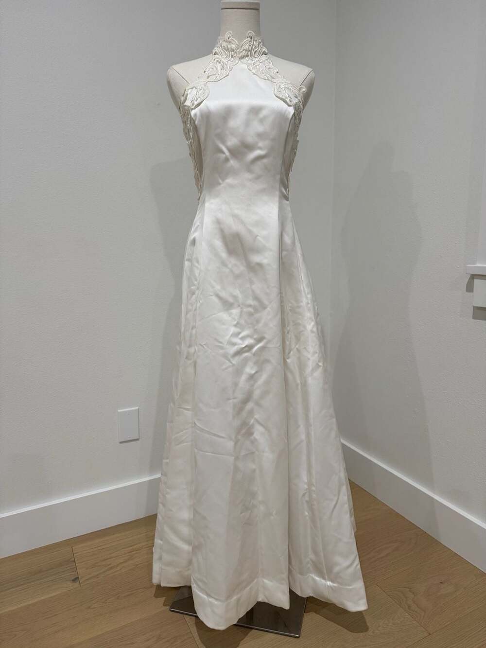 Jessica McClintock Halter A-Line Wedding Gown White Satin Lace Trim